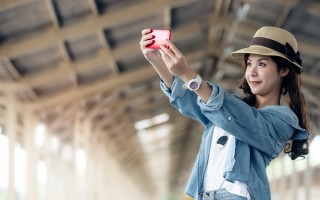 少女初次做AE视频拍摄技巧（新手入门指南与创意灵感）