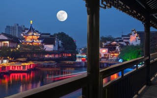 大批人熬通宵拍红月亮 熬夜后如何恢复状态
