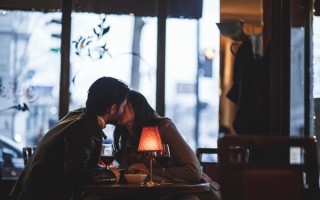 女性用嘴吃鸡后多久恢复正常？科学解析恢复周期与健康防护指南