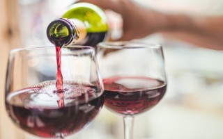三级产区和二级产区的定义与区别：读懂葡萄酒标背后的地理密码