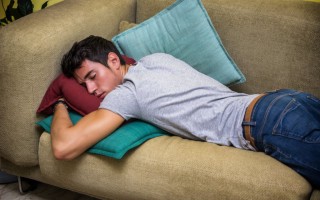 22点和23点睡觉差距到底有多大？医生提醒：这才是正确的入睡黄金时间【22点半睡觉】