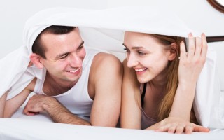 女人睡多了男人身上会有什么特征？科学解读性经历与女性健康的关系